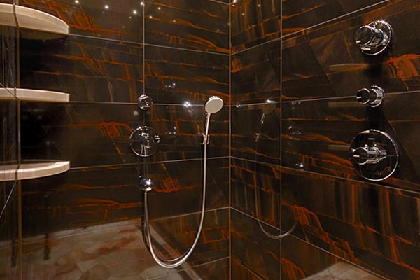 Wellnessbereich mit Sauna und Physiotherm-Wärmeliegen